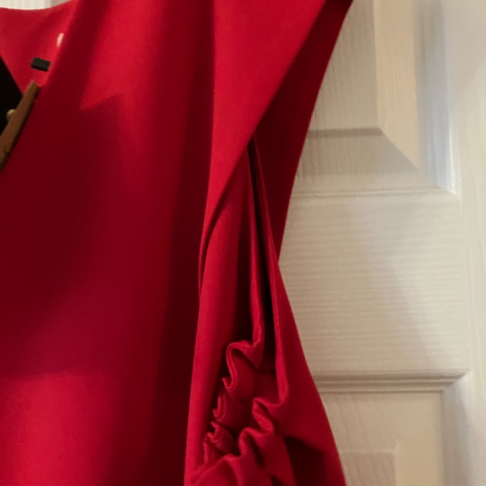 Elegant Red Maxi Dress - Picture 4 of 10